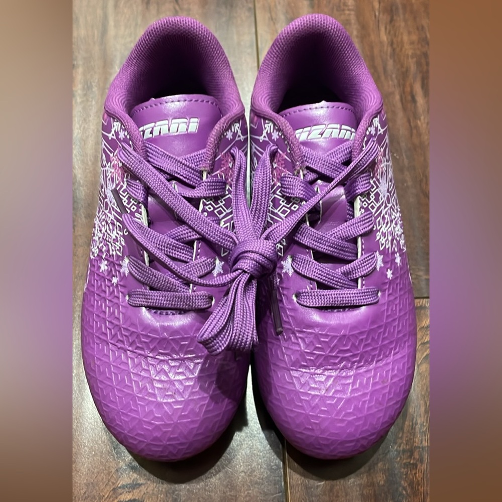 Soccer cleats size 1